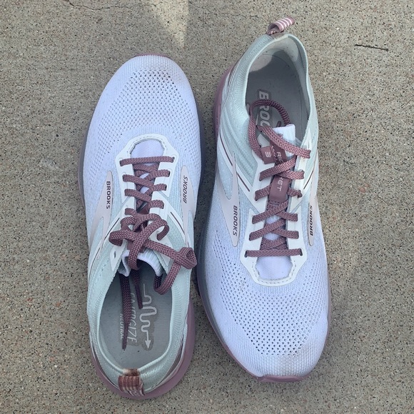 Brooks Ricochet Running Shoes - Picture 2 of 5